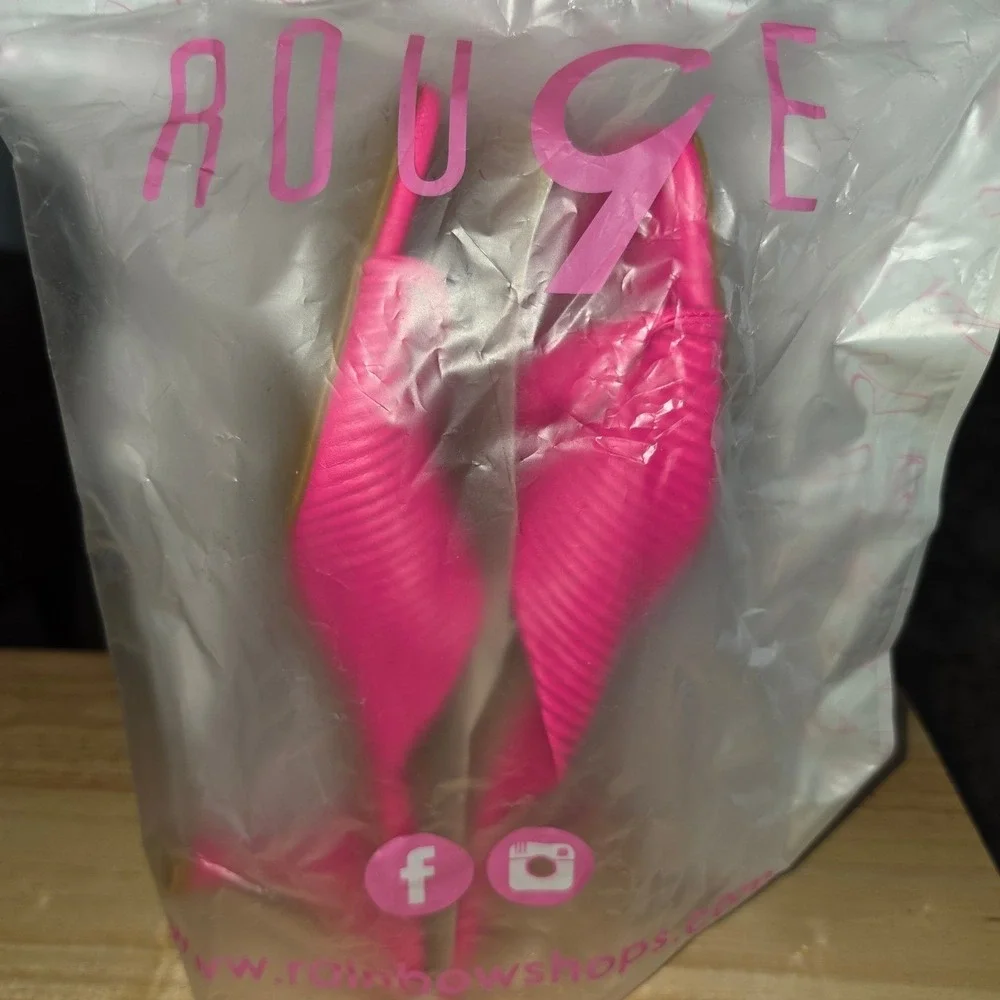NEW IN BAG Rouge Helium Women's Hot Pink Kitten Heel Sandals Size 11